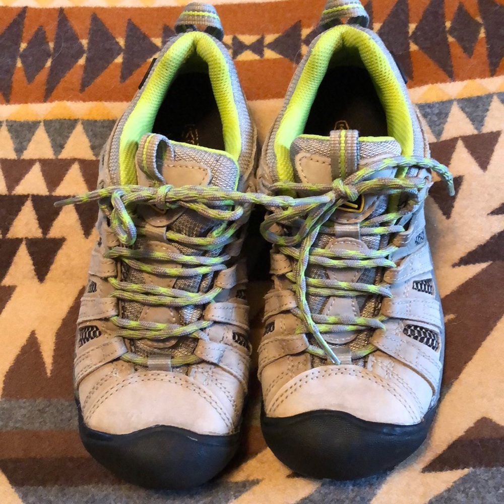 Keen Women’s Voyageur size 7